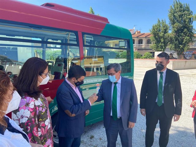 Entrega del autobús