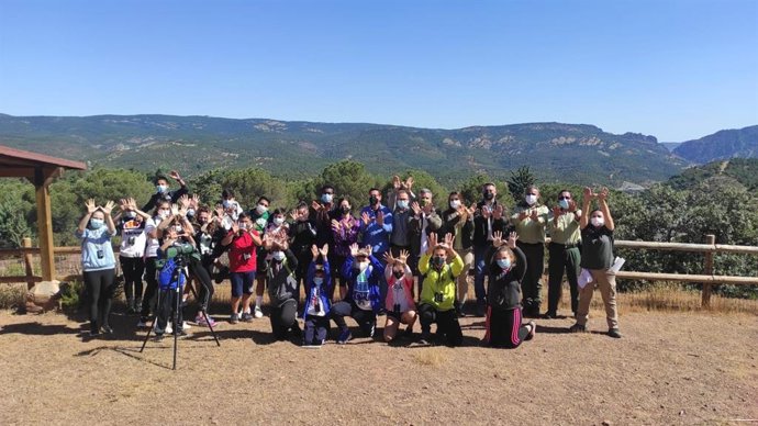 Participantes en la actividad con motivo del Día de los Parques Naturales.