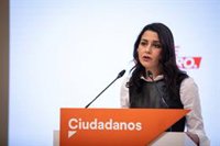 Arrimadas rechaza el indulto a los presos del procés: ¿Quién se cree Sánchez para "reescribir" la sentencia?