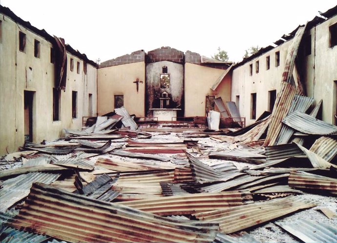 Iglesia destruida.