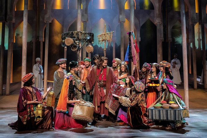 Archivo - Musical El Médico que se iba a representar en el Teatro Cervantes de Málaga