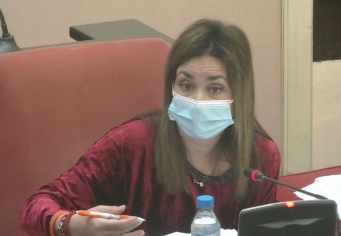 La portavoz del grupo municipal de Ciudadanos (Cs) en el Ayuntamiento de Utrera, Isabel González