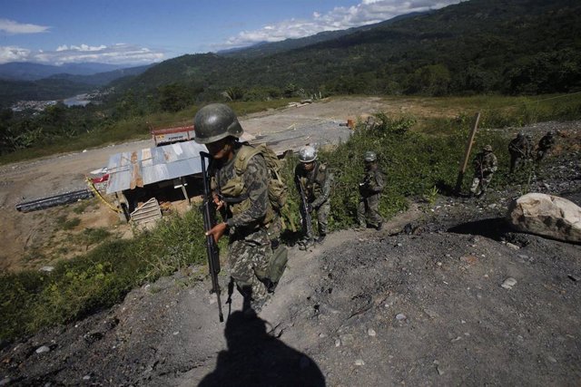 Militares en la región del VRAEM, donde tiene presencia la guerrilla maoísta Sendero Luminoso