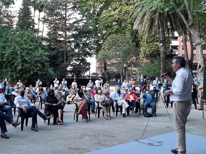 Intervención del precandidato a las primarias del PSOE-A Juan Espadas en Algeciras (Cádiz)