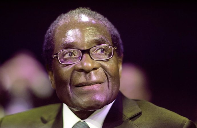 Archivo - El expresidente de Zimbabue Robert Mugabe