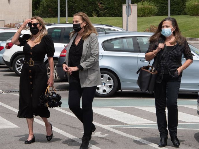 Ana Obregón con sus hermanas Amalia y Celia