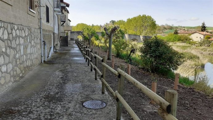 Obras de reforma del paseo fluvial de Armiñón