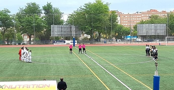 Minuto de silencio en Parla por el joven que falleció celebrando la victoria del Atlético de Madrid. Archivo. 