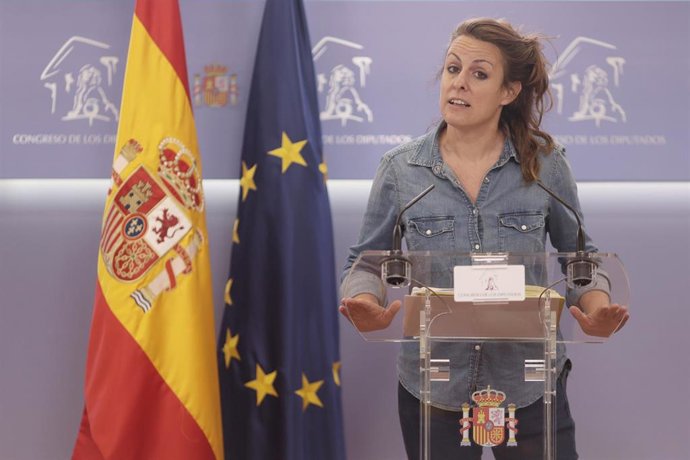 La diputada de la CUP en el Congreso, Mireia Vehí interviene en una rueda de prensa anterior a una Junta de Portavoces, a 18 de mayo de 2021, en el Congreso de los Diputados, Madrid, (España).