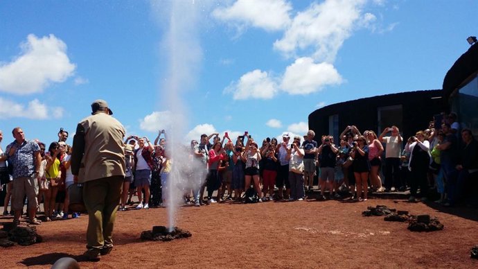 Excursión al Parque Nacional de Timanfaya :