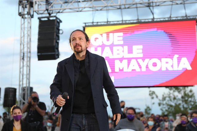 El líder de Podemos, Pablo Iglesias, interviene durante el acto de cierre de campaña en Madrid.