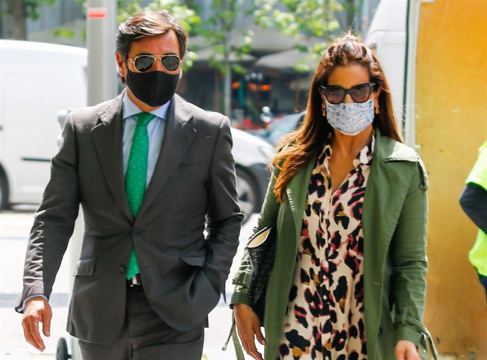 Raquel Bollo y su novio, Mariano, de paseo por las calles de Madrid