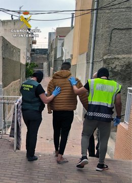 Guardia Civil desmantela en Águilas un nuevo punto de venta de sustancias estupefacientes