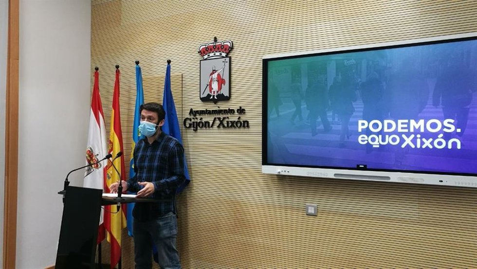 Archivo - Juan Chaves, concejal de Podemos-Equo Xixón en el Ayuntamiento de Gijón