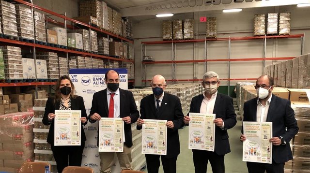 Izda a dcha: secretaria de Asucyl, Isabel del Amo; responsable de Lupa Valladolid, Raúl Crespo; el presidente del Banco de Alimentos de Valladolid, Jesús Mediavilla; el delegado de Gadis en CyL, José Daniel Posadas, y el director de Froiz CyL, José Rama.