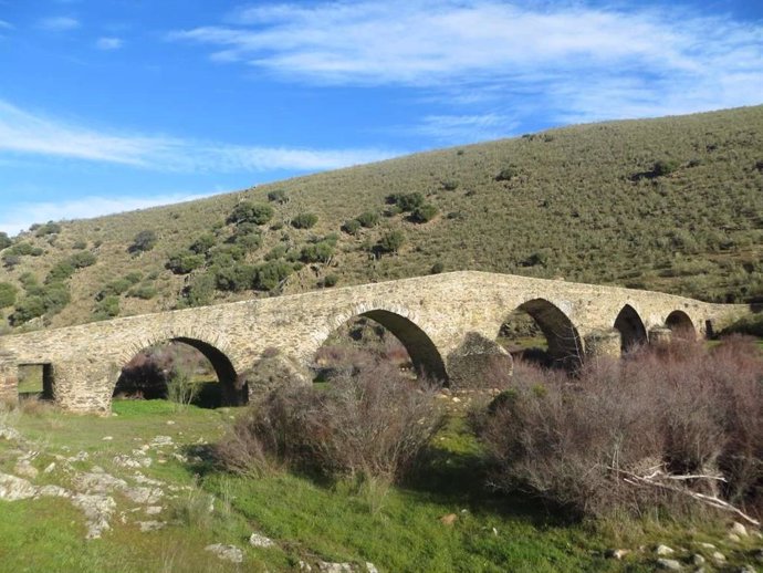 Archivo - Sustitución.- Incoado el expediente para declarar Bien de Interés Cultural el puente del Conde 