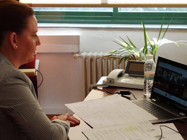 Adán participa en la inauguración telemática de las jornadas sobre oleoturismo.