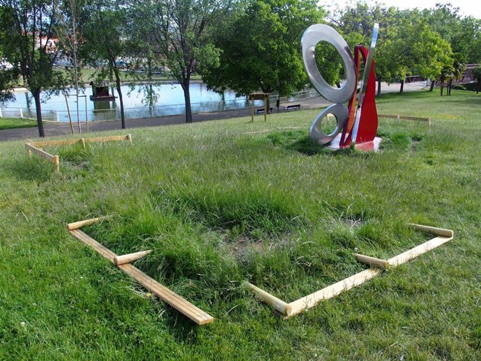 Destrozado el vallado del oasis de mariposas del Parque San Miguel en un acto vandálico
