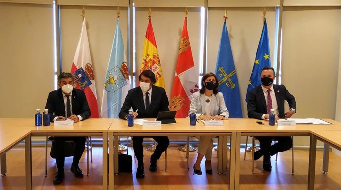 El consejero Alejandro Calvo se reúne en León con sus homólogos de Cantabria, Galicia y Castilla y León.