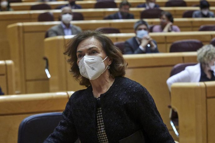 Archivo - La vicepresidenta primera del Gobierno, Carmen Calvo durante una sesión de control al Gobierno en el Senado, en Madrid (España)