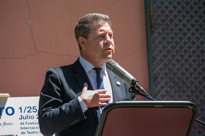 El presidente de Castilla-La Mancha, Emiliano García-Page, asiste a la presentación de la programación de la 44 edición del Festival Internacional de Teatro Clásico de Almagro