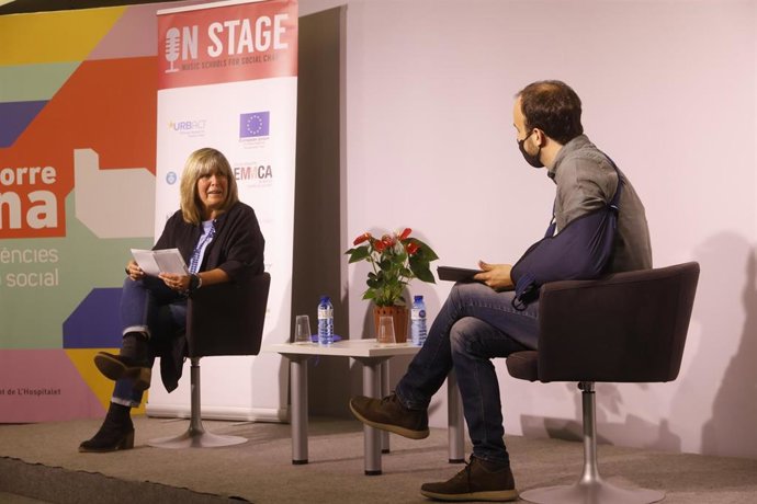 Núria Marín destaca el papel de las escuelas de música como "vehículo" de integración social