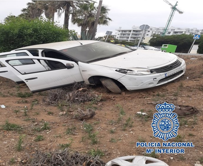 Tres detenidos por robar el coche a un hombre de 74 años cuando sacaba dinero y huir a gran velocidad