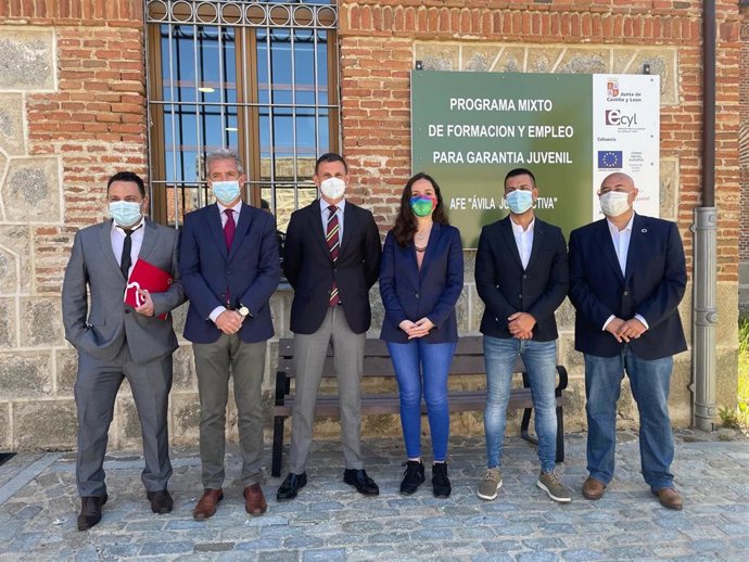 El viceconsejero de Empleo en la clausura de un taller de empleo en Ávila.