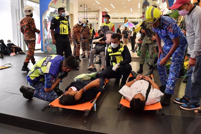 Heridos por la colisión de trenes en el metro de Kuala Lumpur.