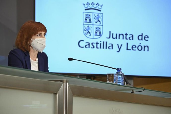 La directora general de Profesionales de la Consejería de Sanidad, Mercedes Pérez de Miguel, en rueda de prensa.
