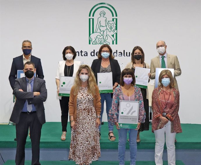 Archivo - Acto de entrega de los distintivos de calidad a cuatro residencias y centros de día de la provincia de Cádiz por parte de la Junta de Andalucía.