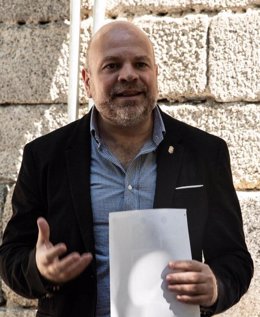 Imagen de recurso del edil de San Lorenzo de El Escorial (Madrid) y aspirante a secretario general de Podemos, Esteban Tettamanti.