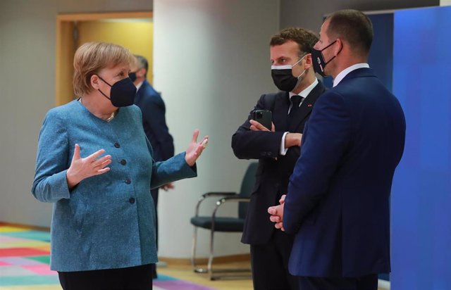 Angela Merkel, Emmanuel Macron y Robert Abela