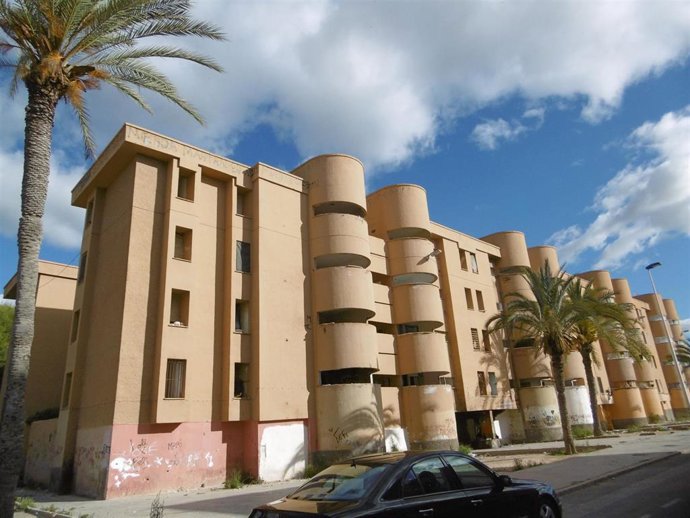 Generalitat licita las obras de demolición de los edificios de Llimoner 21 y 23 en Los Palmerales de Elche