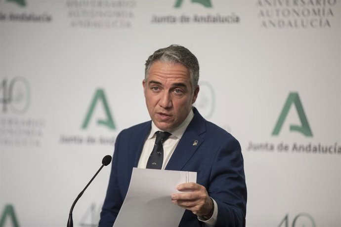 El consejero de la Presidencia y portavoz del Gobierno andaluz, Elías Bendodo, en la rueda de prensa del martes del Consejo de Gobierno. 