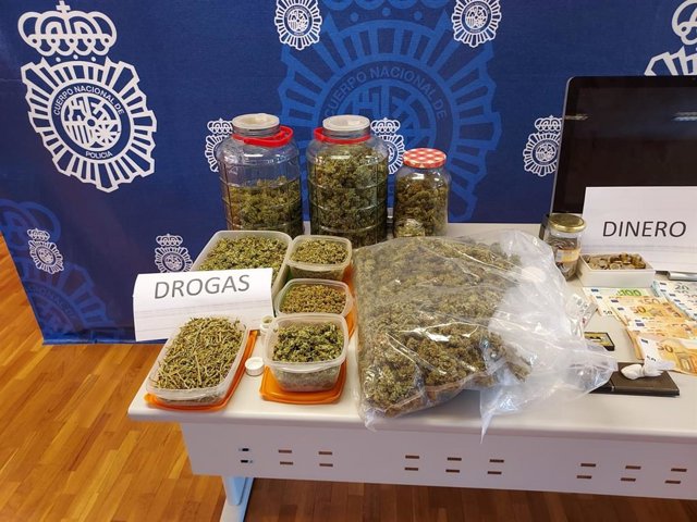 La Policía desmantela un 'narcopiso' en Elche y detiene a un hombre por tráfico de drogas