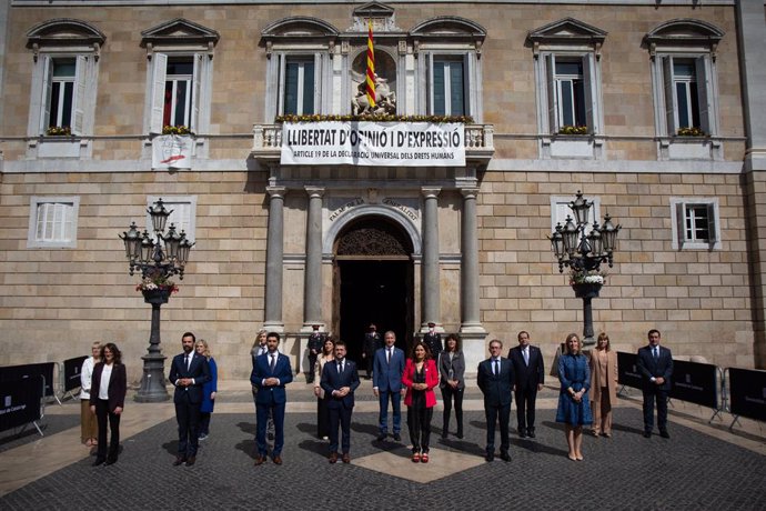 Foto de família del nou Govern de la Generalitat que presideix Pere Aragons.
