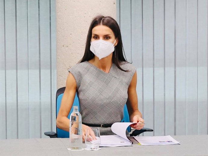 La Reina Letizia ha retomado su agenda presidiendo una reunión de la FEDEPE