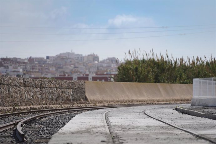 El Port de Tarragona acaba les obres de millora de les vies de tren del Moll de Castella.