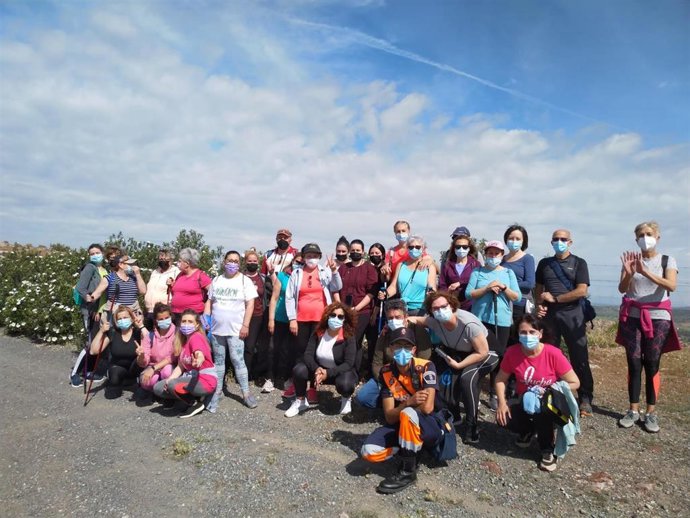 Actividad de senderismo en Peñarroya-Pueblonuevo.