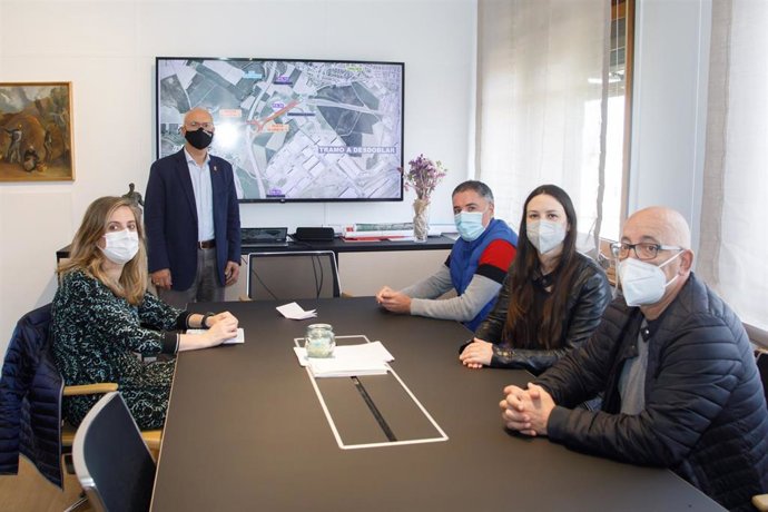 De izda a dcha: Beatriz Gatesi, Bernardo Ciriza,  Carlos Arróniz, Amaia López de Ipiña y Moisés Garjón