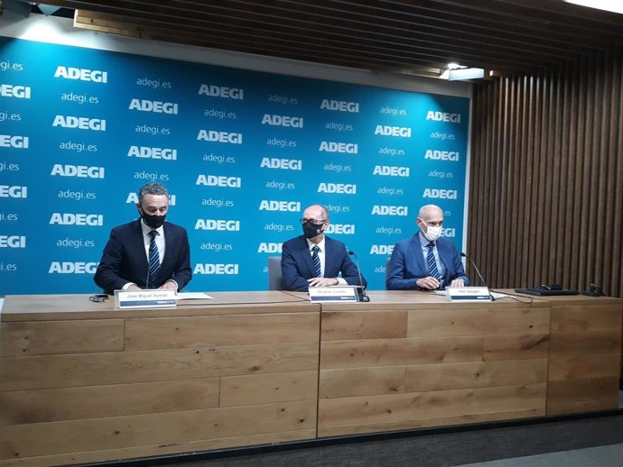 Los responsables de Adegi José Miguel Ayerza, Eduardo Junkera y Patxi Sasigain