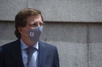 Almeida acusa a Sánchez de "intromisión en el Poder Judicial" por los indultos "que le permiten permanecer en Moncloa"