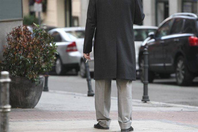 Archivo - Recurso de gente fumando. Fumador. Cigarro. Humo.