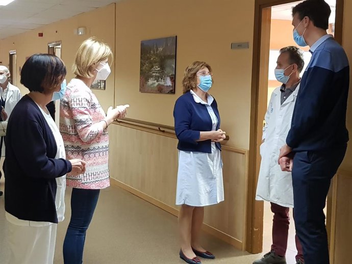 La consejera de Ciudadanía y Derechos Sociales de Aragón, María Victoria Broto, visita el centro CAMP-CADI de personas con discapacidad.