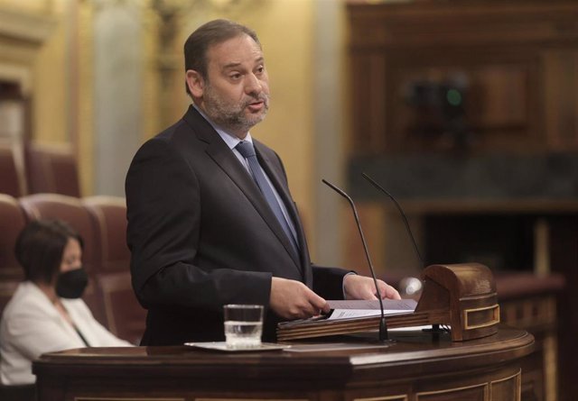 El ministro de transportes, José Luis Ábalos, en una sesión de control al Gobierno, a 26 de mayo de 2021, en el Congreso de los Diputados, Madrid, (España)