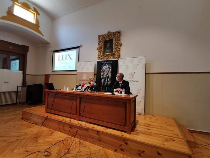 El obispo de Segovia, César Franco (izquierda) y el delegado territorial de la Junta, José Mazarías (derecha).