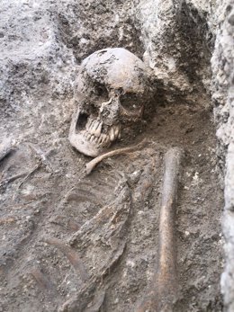 Restos ya exhumados por los arqueólogos