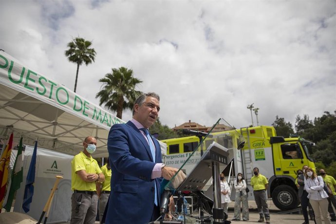 El consejero de Presidencia, Elías Bendodo durante su intervención en el acto de la primera piedra de la nueva sede del GREA en Benahavís, a 26 de mayo de 2021, en Málaga (Andalucía.¡).