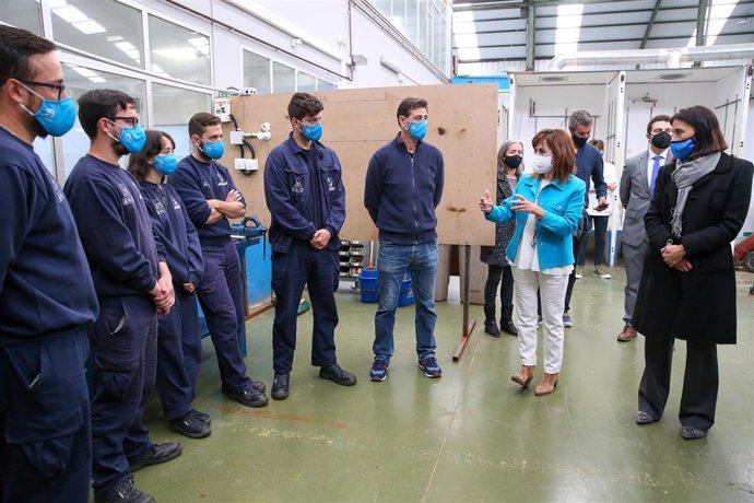 La Consejera De Empleo Y Políticas Sociales, Ana Belén Álvarez, Y La Alcaldesa De Santander, Gema Igual, Visitan La Escuela Taller De Santander Servicios Y Medioambiente 2020. 26 MAY 21